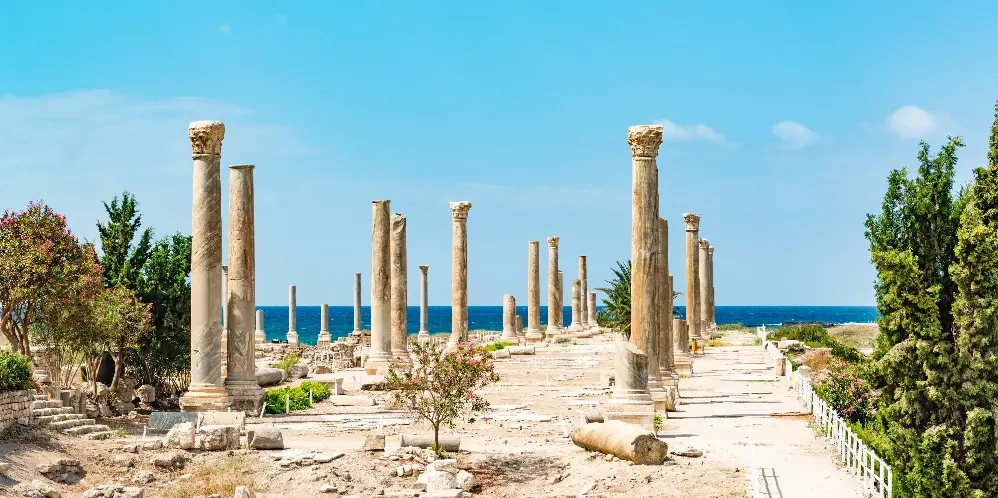 Le site d’Al Mina à Tyr : Mosaïques, colonnes et mémoire de la mer