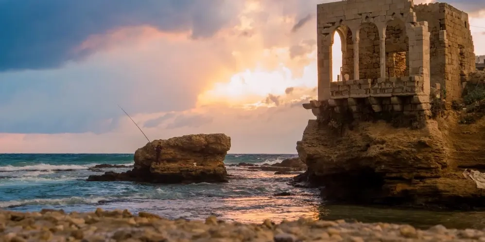 Maqaad el Meer (The Prince's Seat Rock)