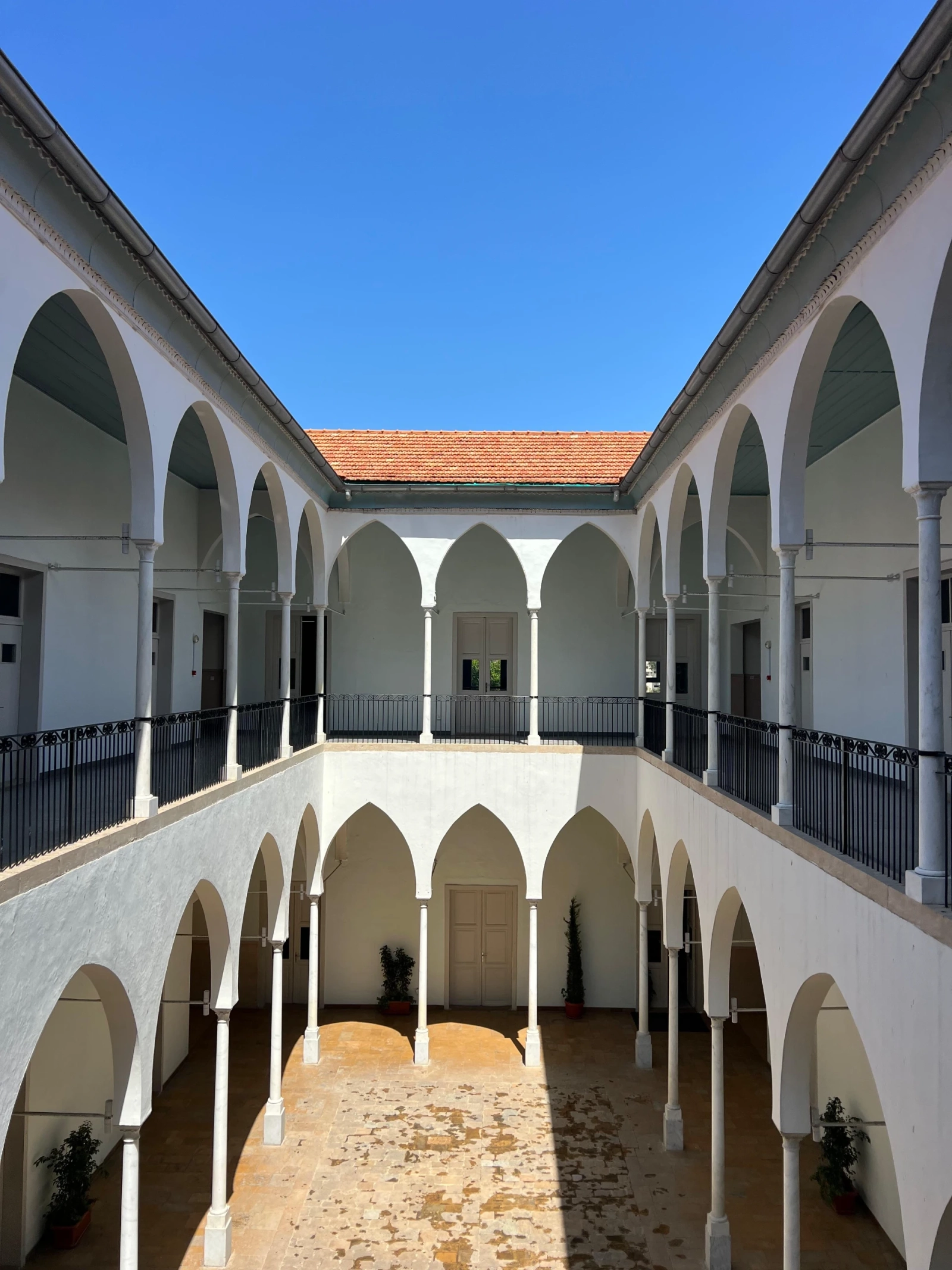 BEIRUT BEHIND THE FAÇADES 6